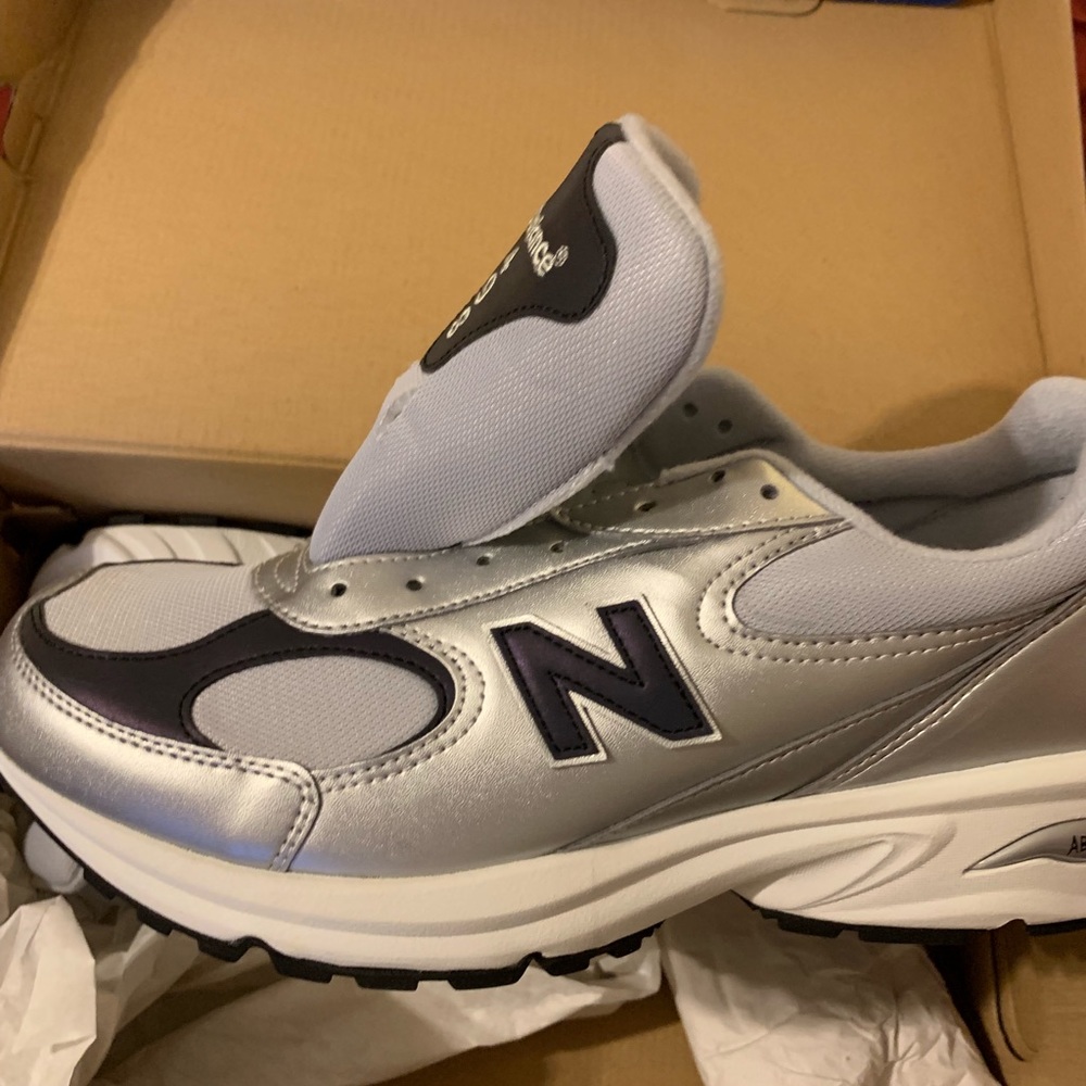 New Balance 498
